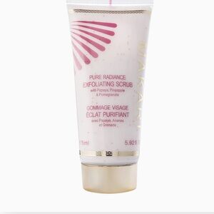 PURE RADIANCE EXFOLIATING SCRUB WITH POMEGRANATE ENZYMES